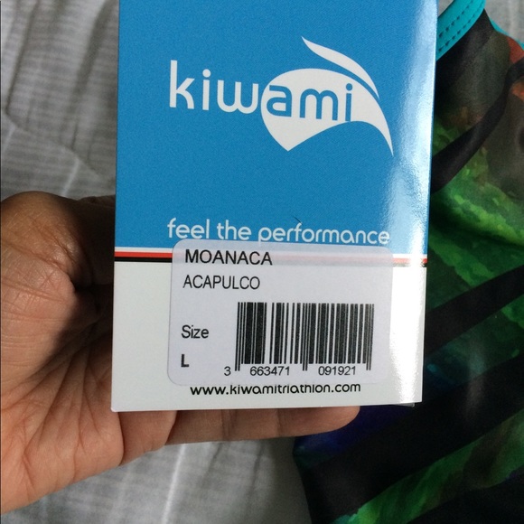 Kiwami performance swimsuit size L - Picture 3 of 7